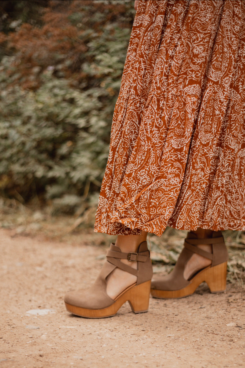 The Cedar Clogs – Diamond H Boutique - Main Image