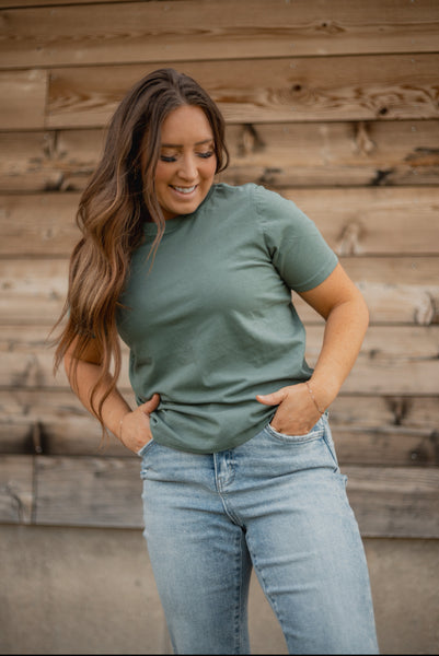 Girl on the Go Tee in Silky Pine